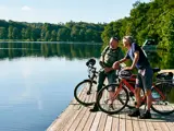 Cyklister ved Gudenåen af VisitAarhus